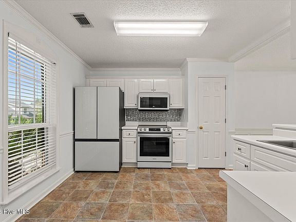 2nd image of 104 Harvestwood Drive