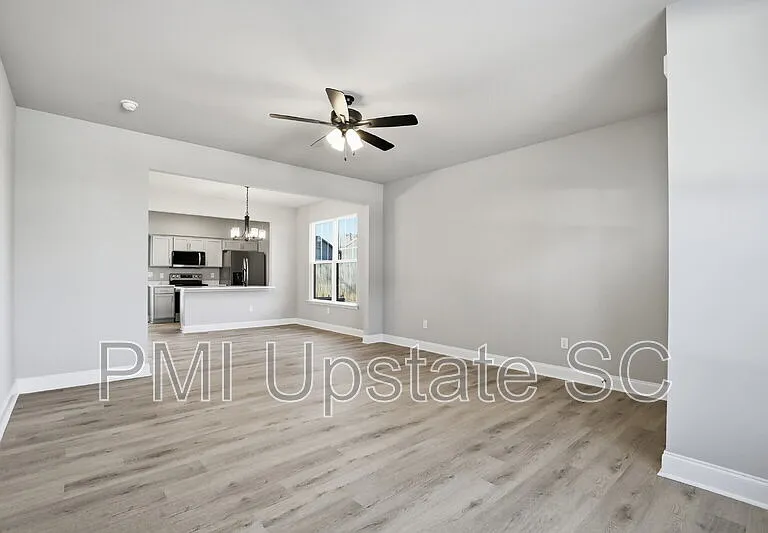 109 Virginia Ave — Photo 5