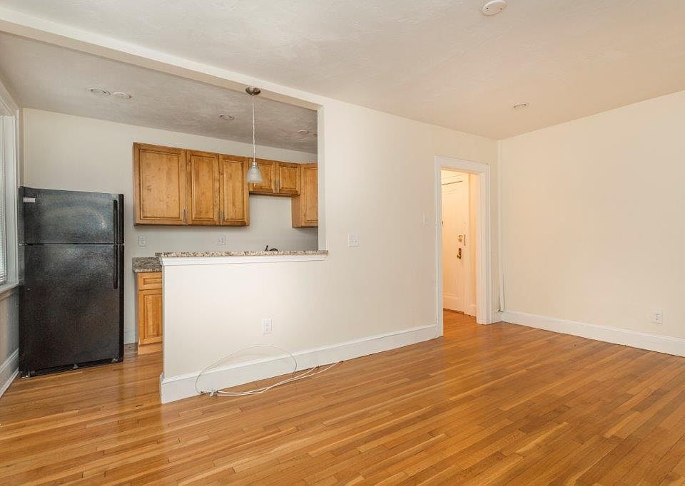1st image of 136-138 Highland Ave #138-6