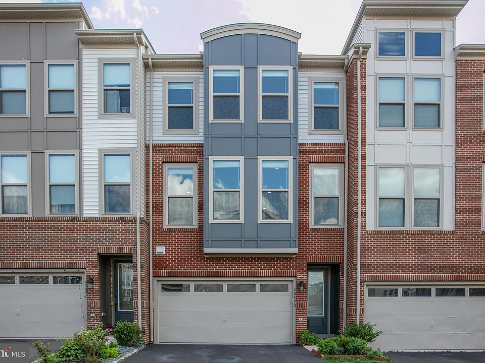 1st image of 42492 Dogwood Glen Sq
