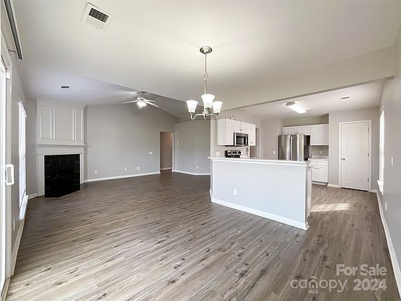 4th image of 7519 Double Springs Ct