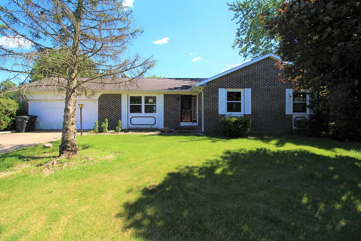 3 bed, 1616 sqft, $1,700 — Photo 1