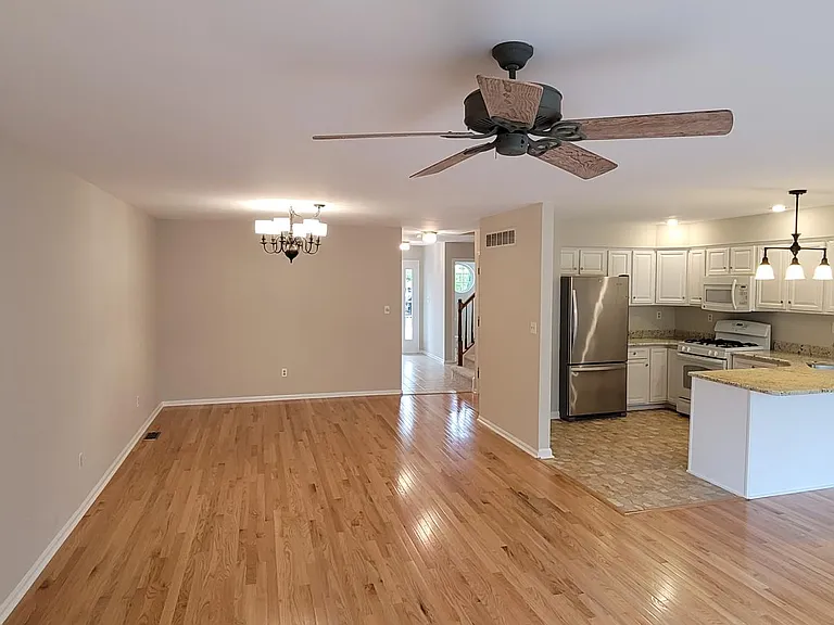 103 Castleton Rd — Photo 20