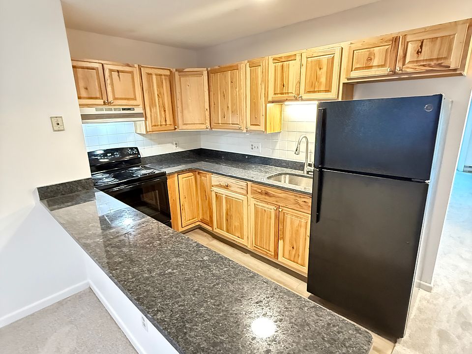 1st image of 20-40 Amici Way #7