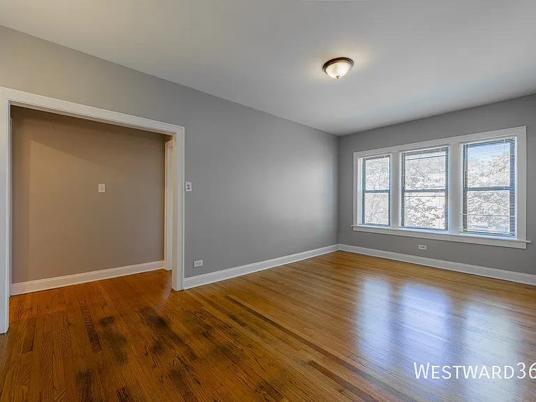 2056 W Arthur Ave #3W — Photo 8