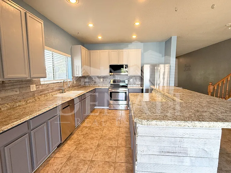 2858 W Mineral Butte Dr — Photo 10