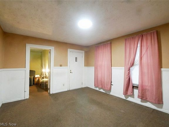 5th image of 307 E Glenwood Ave