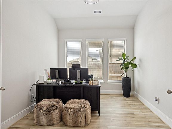 4th image of 9206 Blue Stem Ct