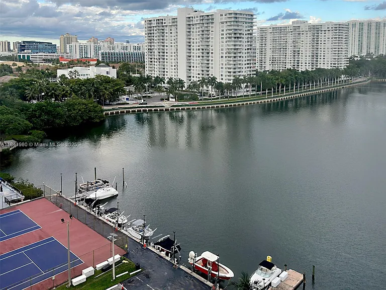 18071 Biscayne Blvd #1202 — Photo 21