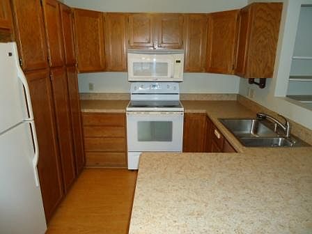 3rd image of 5656 Sanibel Dr #901