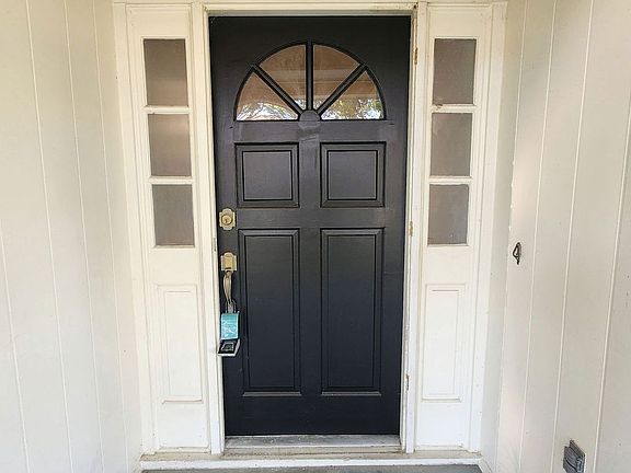3rd image of 1607 Centenary Dr