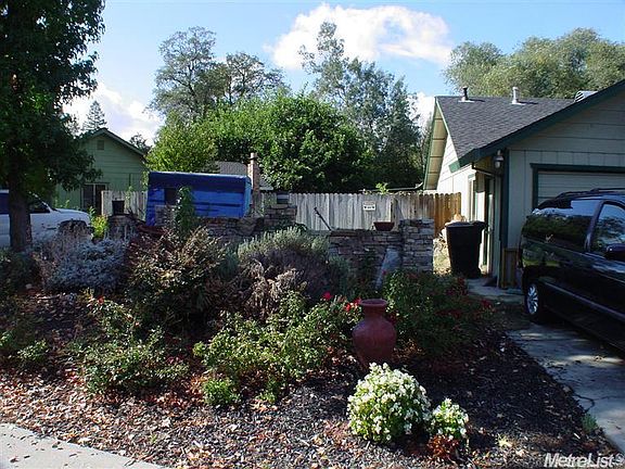 2nd image of 802 Jo Anne Ln