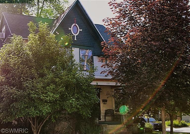 1st image of 133 Auburn Ave SE