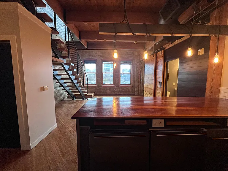 600 Monroe Ave NW #206 — Photo 8