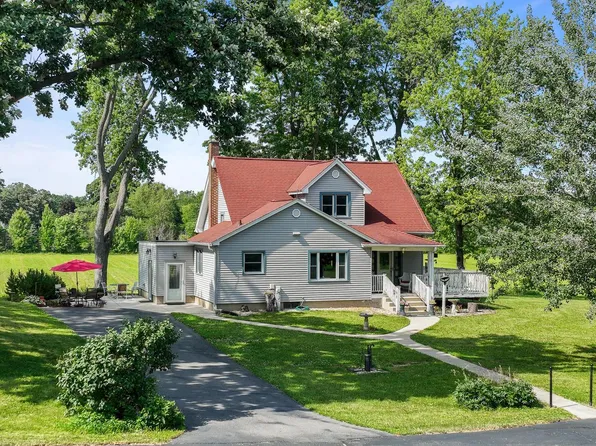 5160 Neumann LANE, Burlington, WI 53105