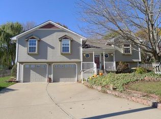 2413 NE Mill Crk, Blue Springs, MO 64014