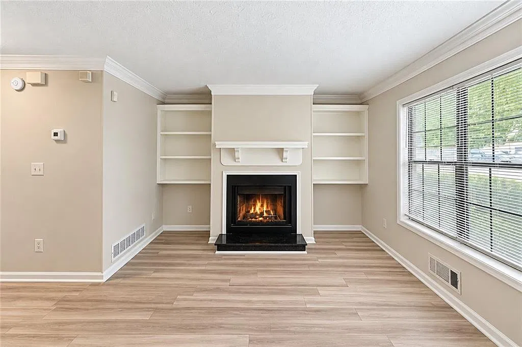 3 bed, 2.5 bath, 1600 sqft, $1,950 — Photo 4