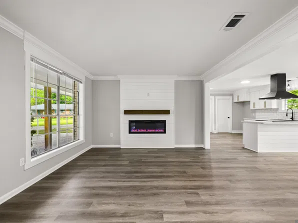 6415 Vineyard Dr, Baton Rouge, LA 70812