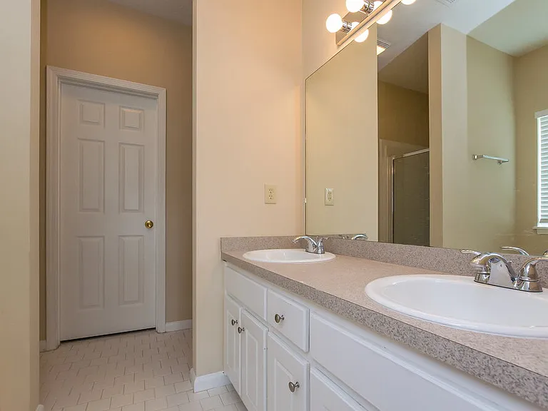 495 Anna Ave — Photo 10