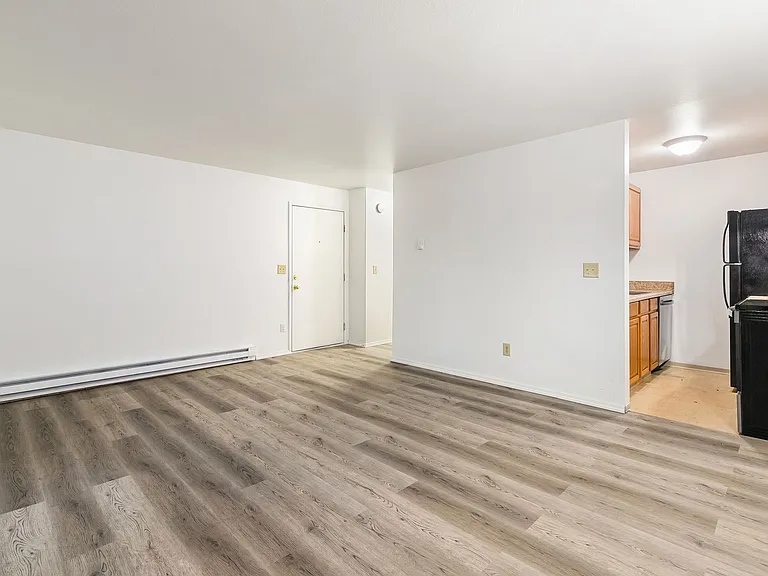 1607 Carolina St — Photo 12