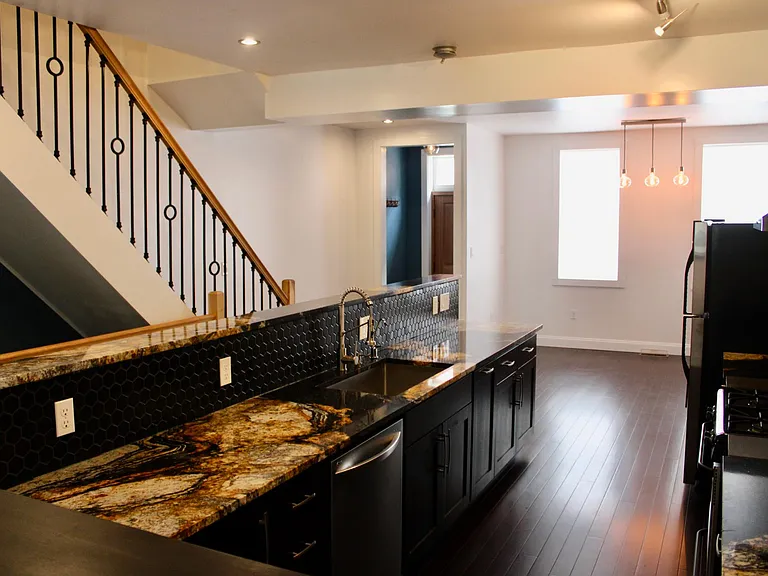 221 Jacksonia St — Photo 3