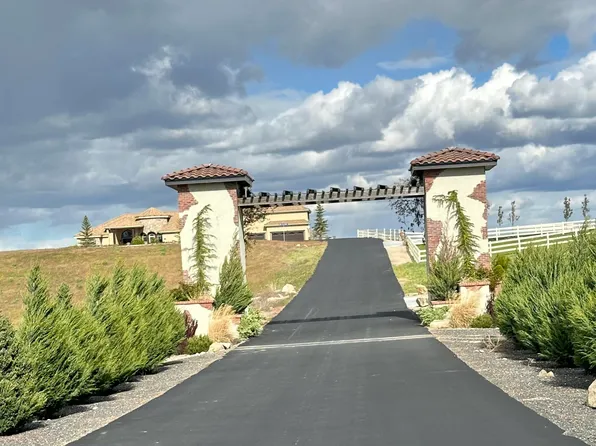 8202 Loma Linda Ridge Rd, Nampa, ID 83686
