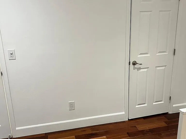 Closet door 2end bedroom