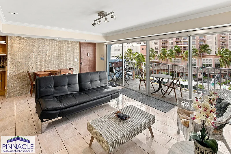 2 bed, 2.0 bath, 959 sqft, $3,500 — Photo 3