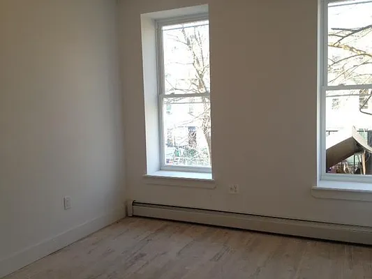 Rented by R New York | media 21