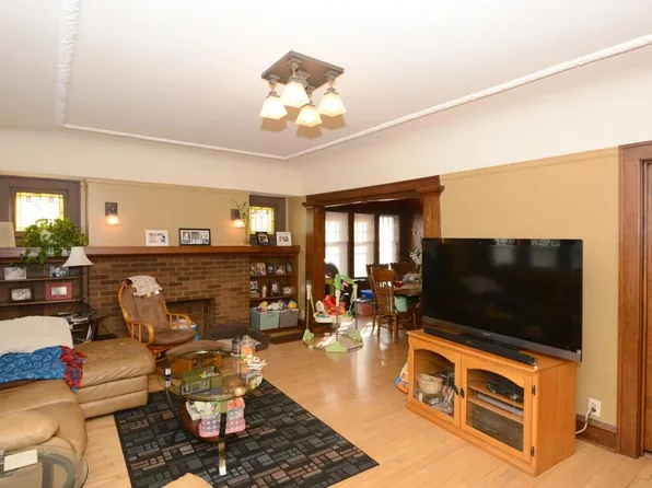 2131 N Hi Mount Blvd, Milwaukee, WI 53208