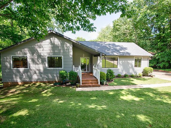3rd image of 218 Misty Dawn Ln