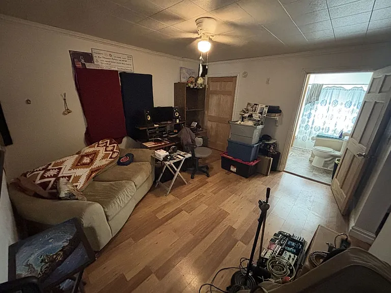 614-616 Clinton St — Photo 8