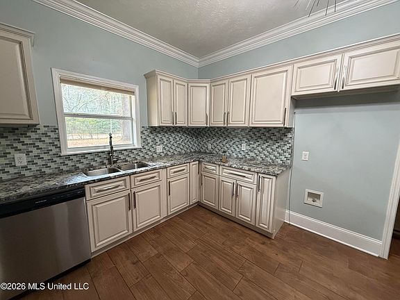4th image of 5520 Ridgewood Rd