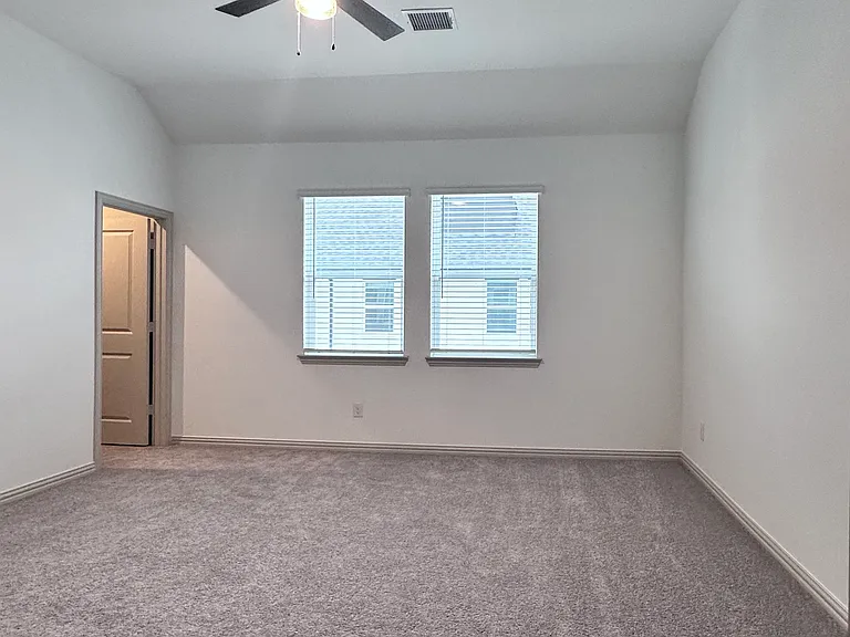 609 Friendswood Dr — Photo 6