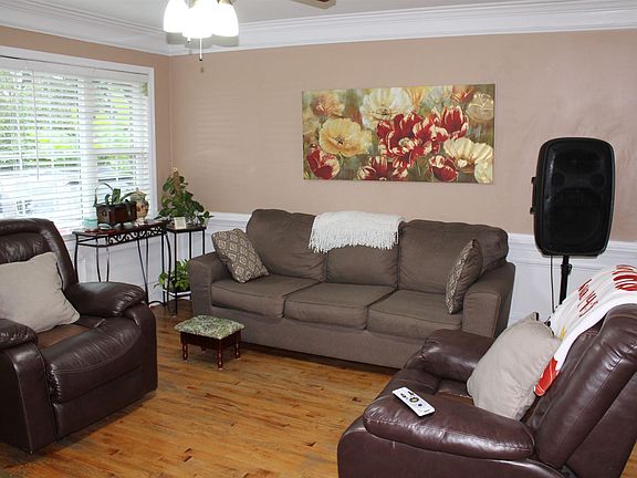 2nd image of 2908 Eastbrooke Dr