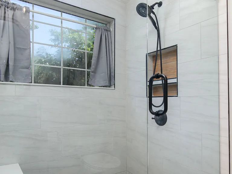 1264 Center Lake Dr — Photo 25