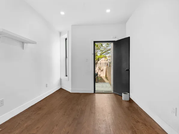 297 Hinsdale Street image 12 of 15