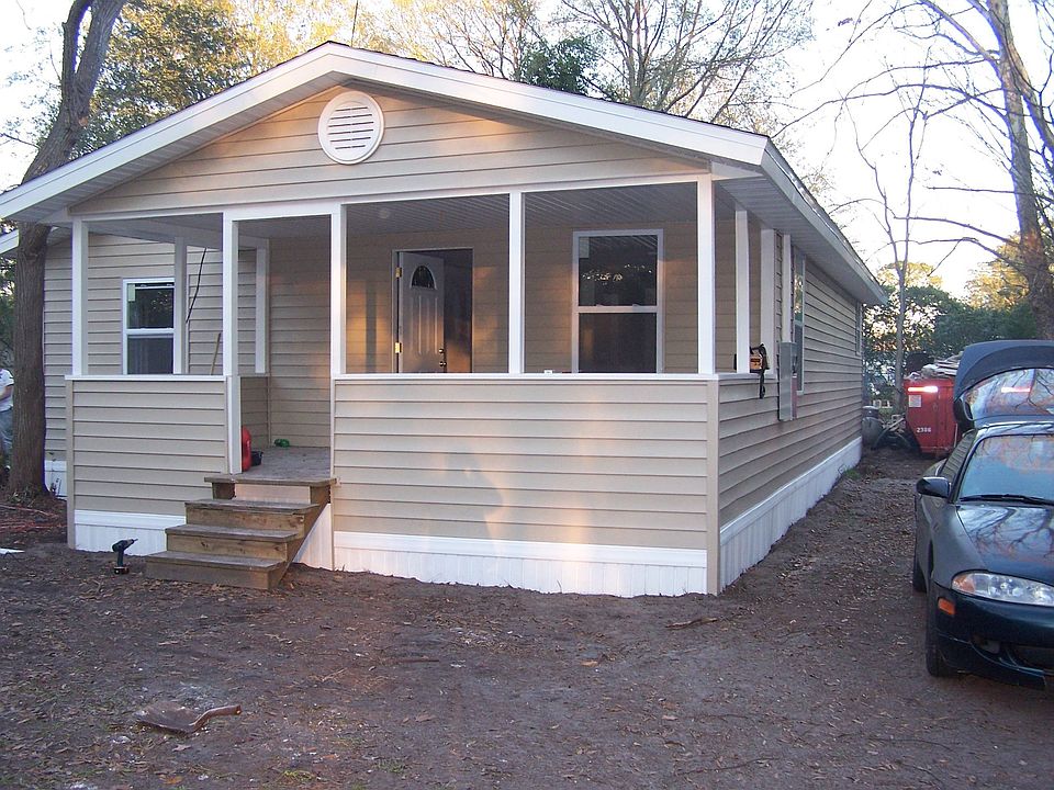 1st image of 235 Celery Ave N