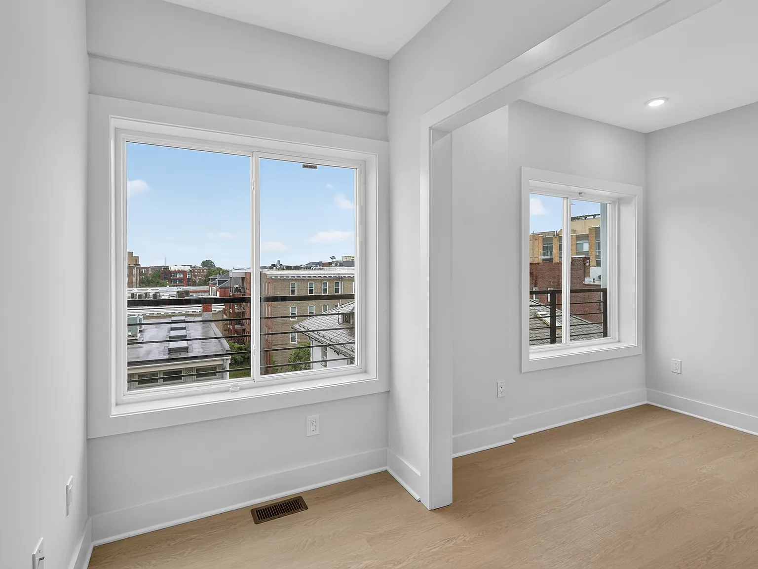 3 bed, $5,350 — Photo 4