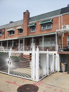 30-53 77th St, East Elmhurst, NY, 11370
