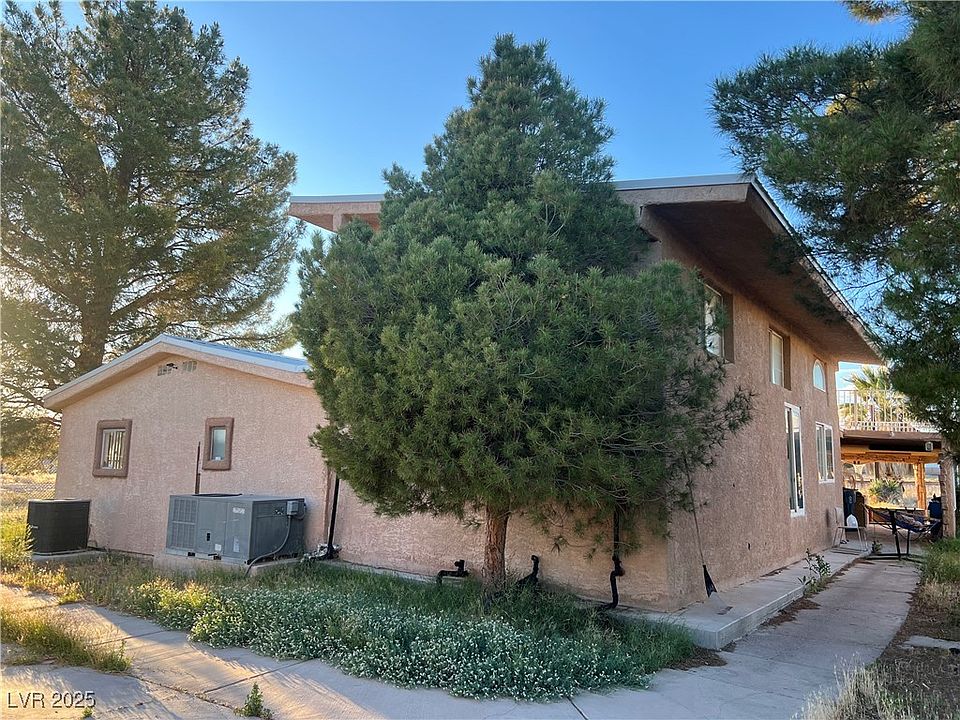 2nd image of 1751 E Meadow Ave