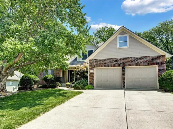 5317 NE Scenic Dr, Lees Summit, MO 64064