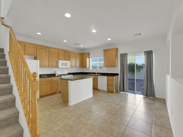 9366 Fitzwilliam Ave — Photo 5