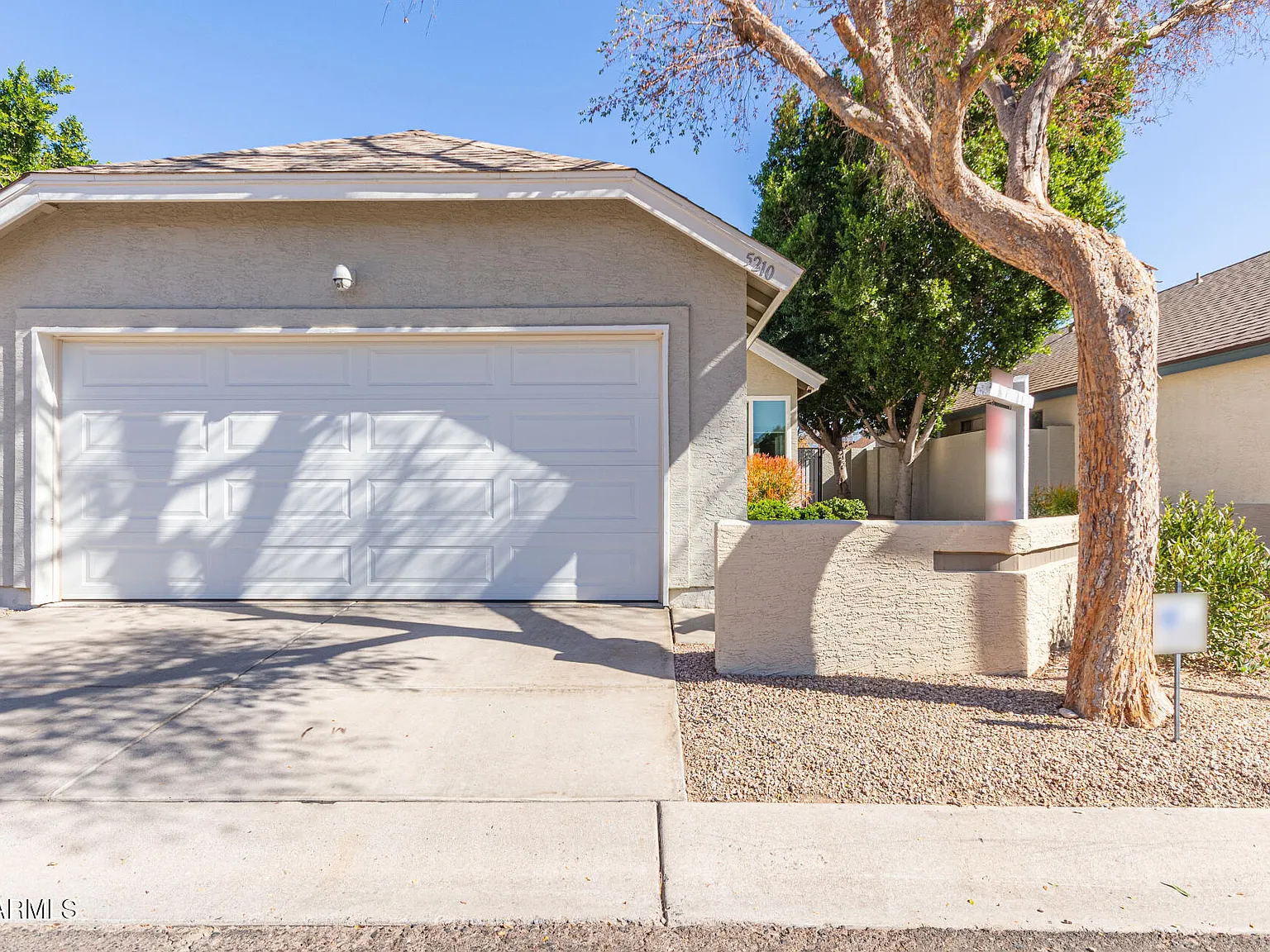 2 bed, 4.0 bath, 1100 sqft, $2,195 — Photo 2