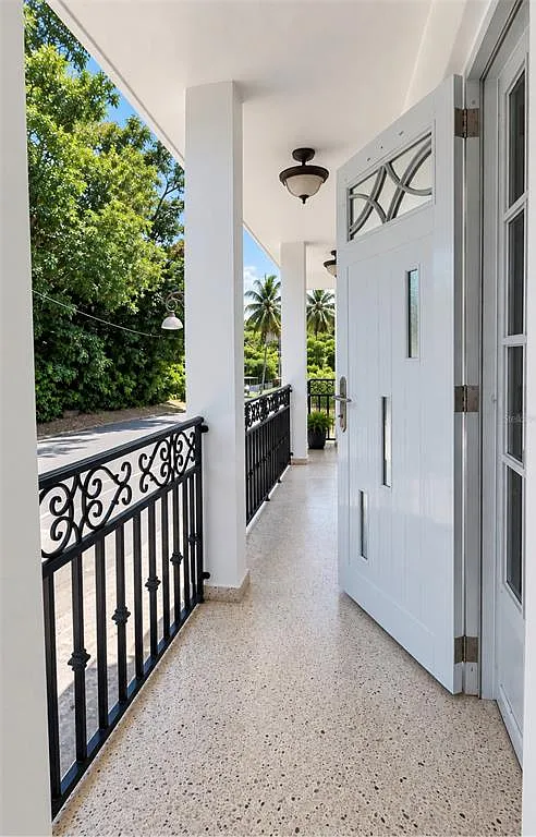 3 bed, 2.0 bath, $950 — Photo 2