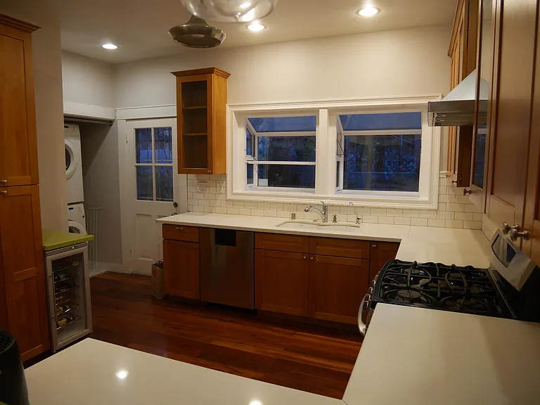 2419 W Sunset Blvd — Photo 9