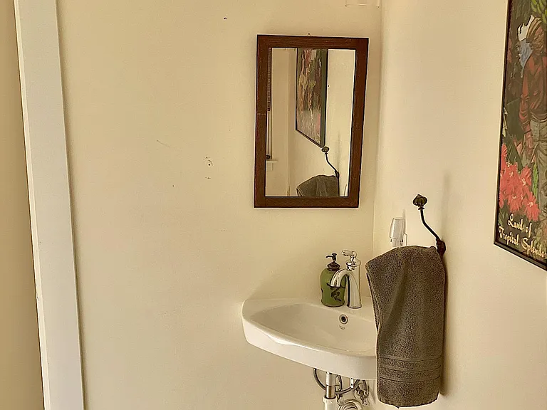 First floor bathroom 2