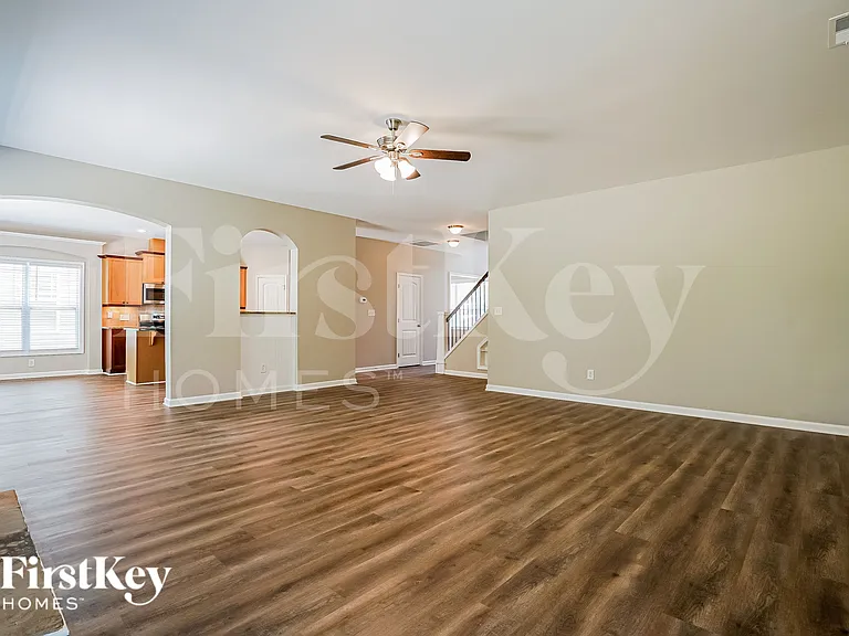 3253 Groveshire Dr — Photo 5
