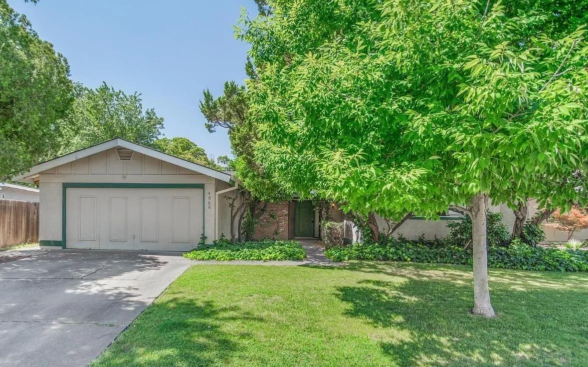 4060 Vista Way photo 1