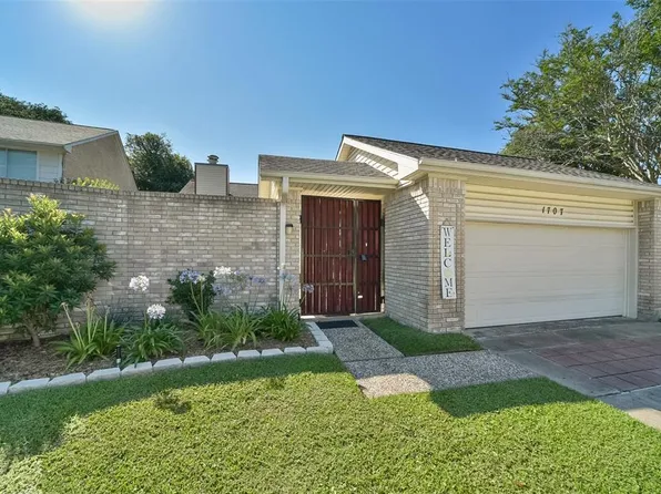1707 Linfield Way, Houston, TX 77058
